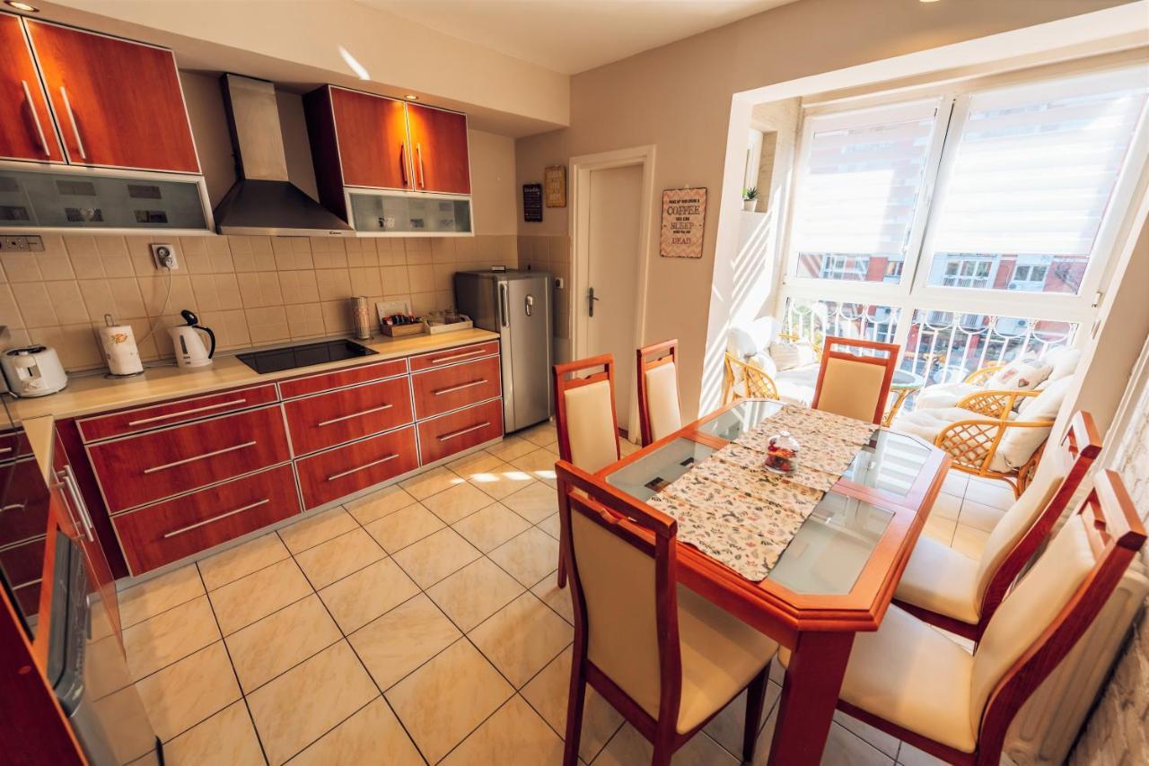 Balzak 64M2, Free Parking & Wi-Fi Apartment Нови Сад Екстериор снимка