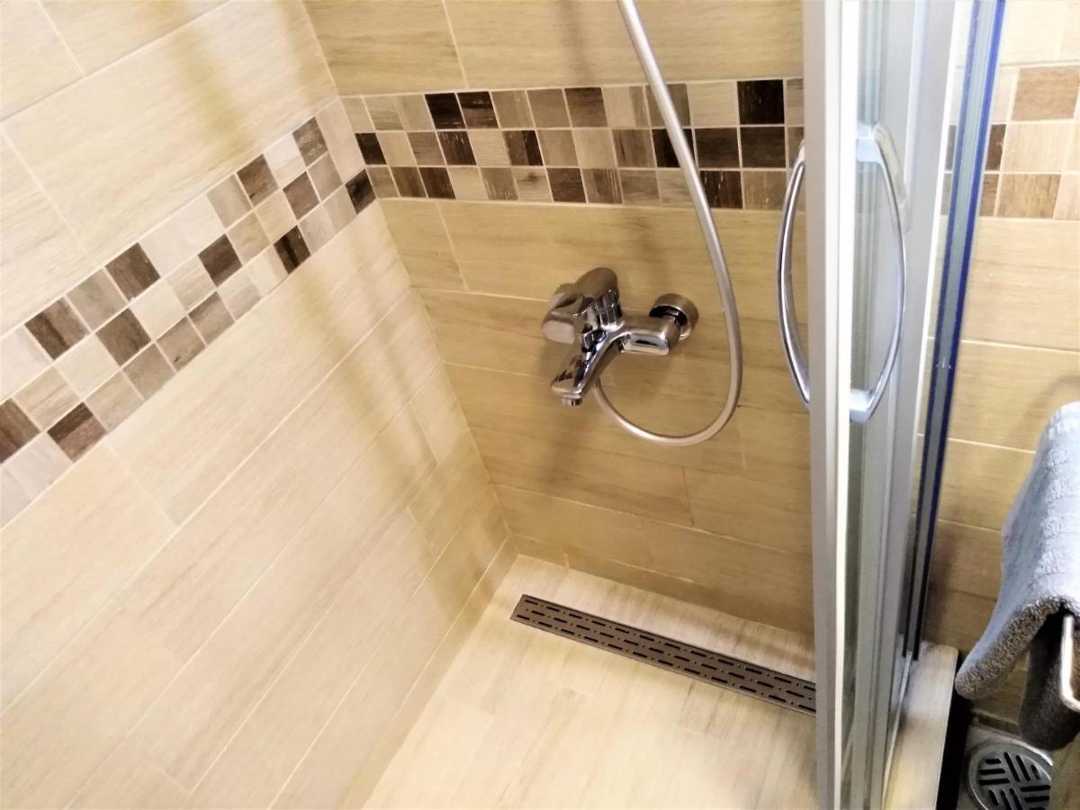 Balzak 64M2, Free Parking & Wi-Fi Apartment Нови Сад Екстериор снимка