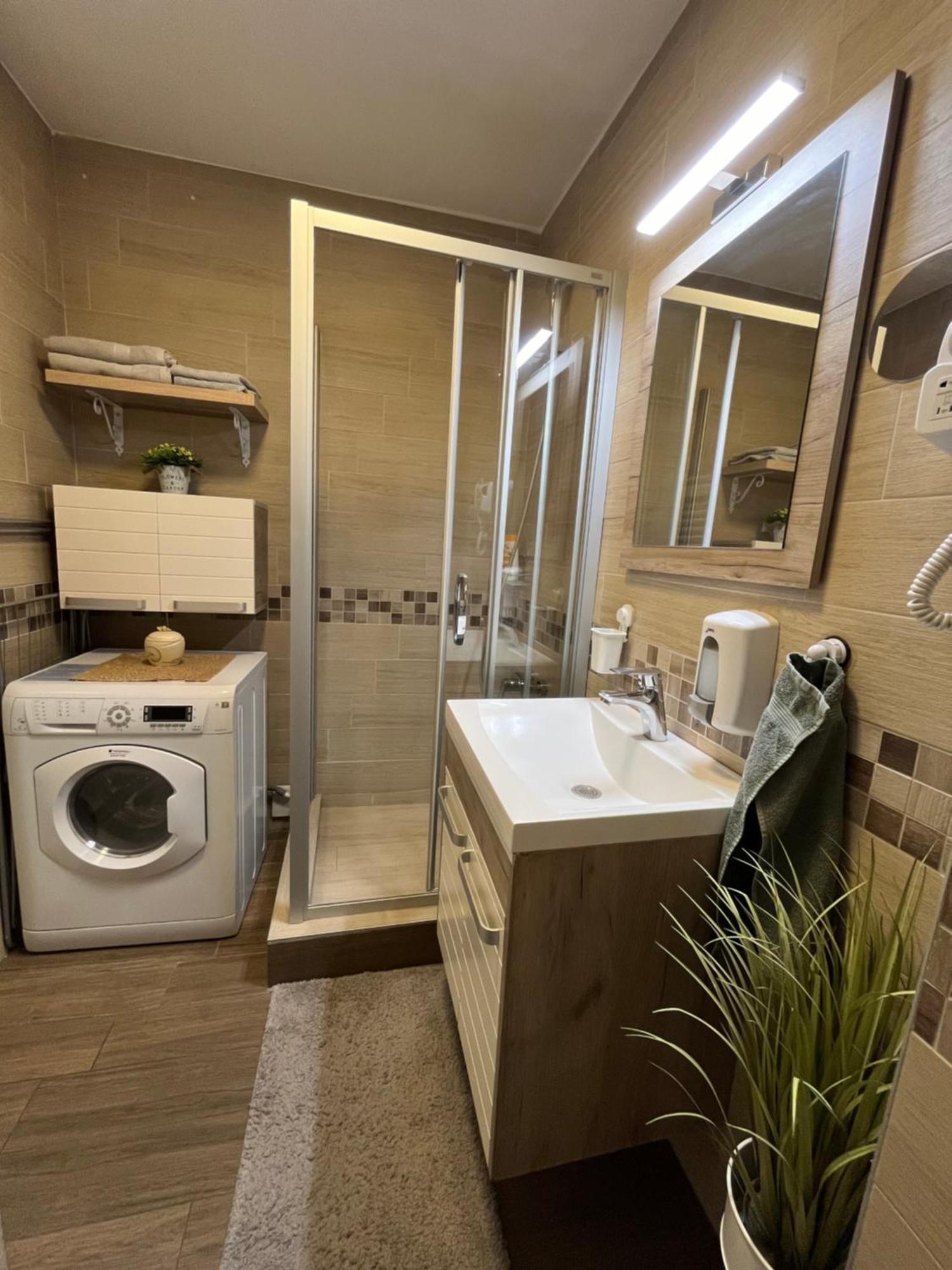 Balzak 64M2, Free Parking & Wi-Fi Apartment Нови Сад Екстериор снимка